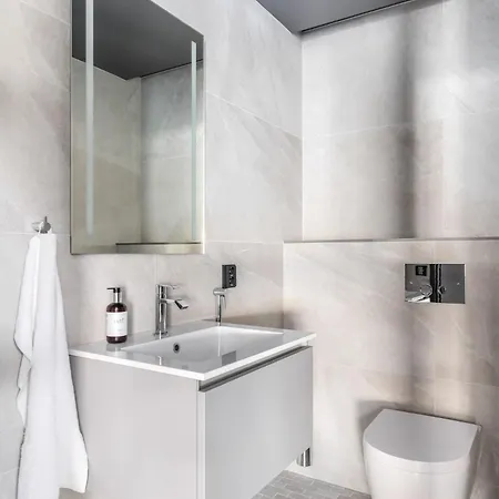 House Of Grey Luxury With Private Pool By Aavalevi Levi