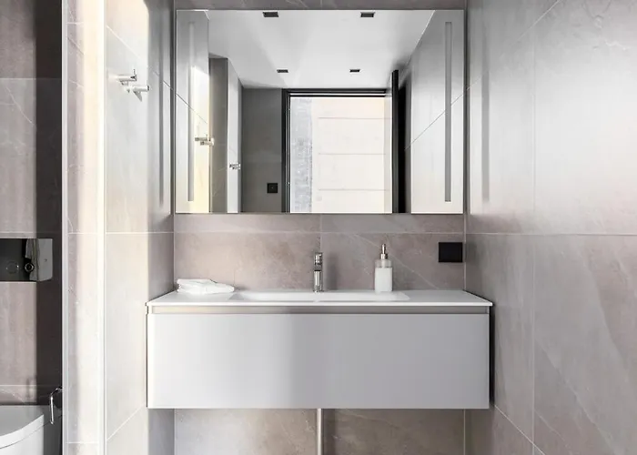 House Of Grey Luxury With Private Pool By Aavalevi ヴィラ