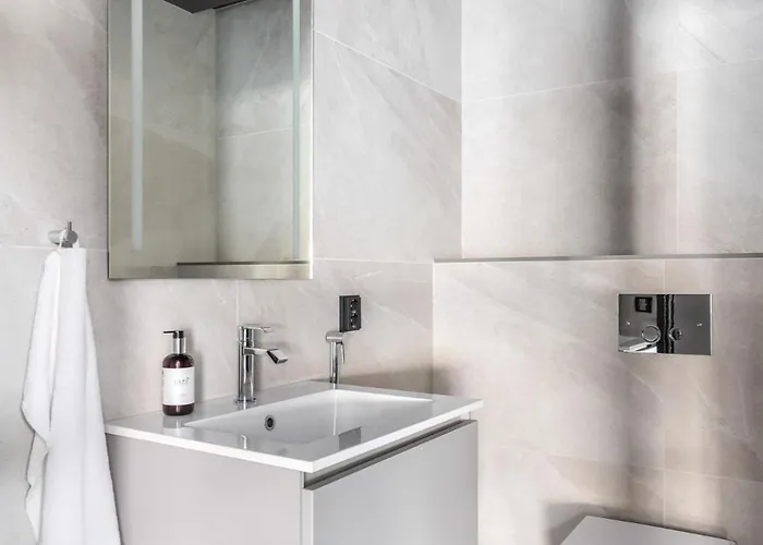 House Of Grey Luxury With Private Pool By Aavalevi レヴィ